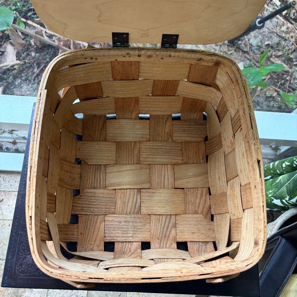 Basketville Putney VT Handcrafted‎ Wood Picnic Basket w Lid Double Handle USA